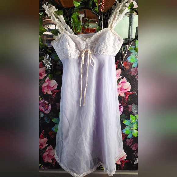 Vintage Babydoll Nightgown - Picture 2 of 12